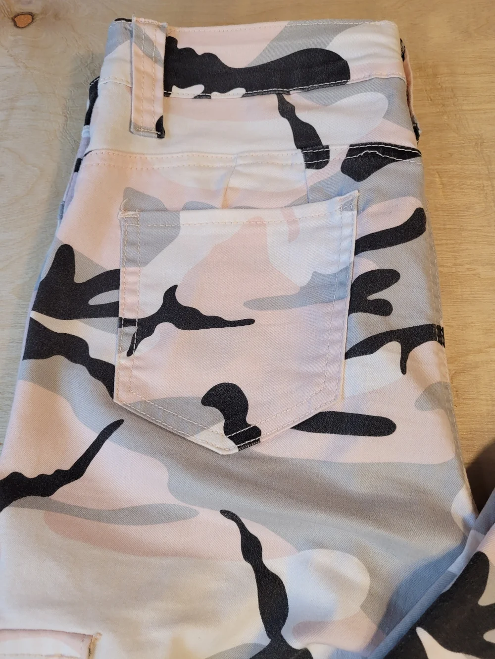 VIP Pink Camouflage Cargo Pants Featuring Elastic Ankles - Picture 4 of 7